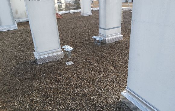 ÉTANCHEITE BITUME TOITURE TERRASSE INACCESSIBLE AVEC GRAVILLONS